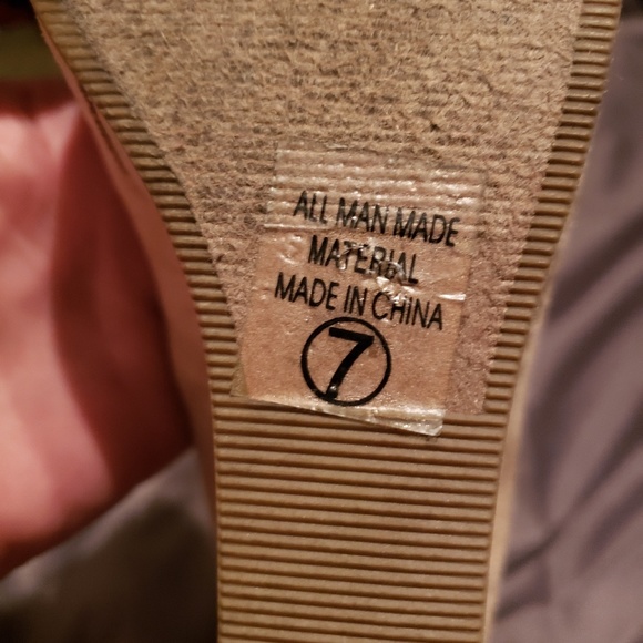 Classy platform - Picture 3 of 3